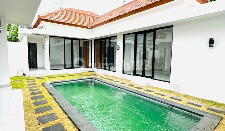 Villa Strategic Location Has Garage in Canggu Villa Strategic Location Has Garage in Canggu