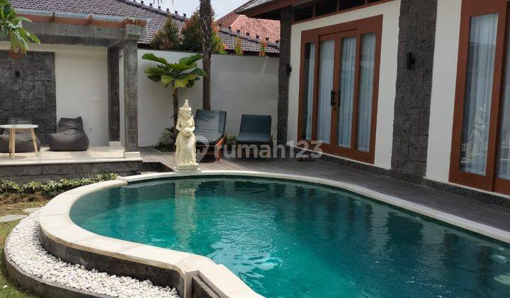 (40). Villa For Sale With Big Garden And Pool 2