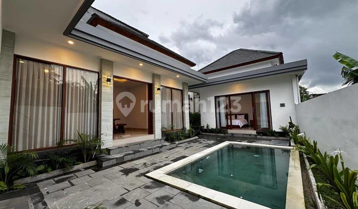 Villa with Strategic Location and Jungle Rooftop View in Padonan Villa with Strategic Location and Jungle Rooftop View in Padonan