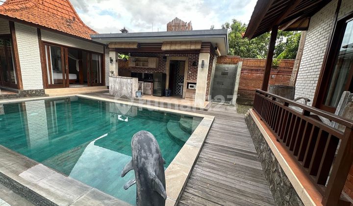 VILLA WITH COMPLETE FACILITIES, LOCATED IN A QUIET AND GREEN AREA, STRATEGICALLY SITUATED IN PADONAN. VILLA WITH COMPLETE FACILITIES, LOCATED IN A QUIET AND GREEN AREA, STRATEGICALLY SITUATED IN PADONAN.