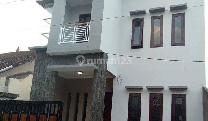 (19). Two Storey House At Denpasar And Strategic Location 2