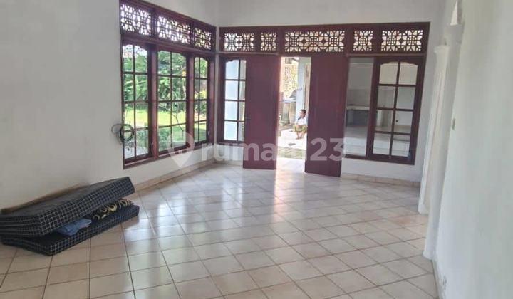 RUMAH 5 KAMAR DENGAN HALAMAN LUAS DEKAT PANTAI BERAWA, CANGGU 2