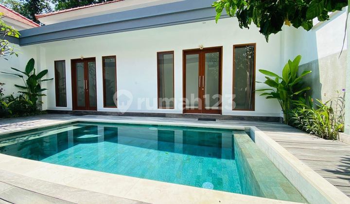 VILLA DEKAT PANTAI BATU BELIG DENGAN KOLAM RENANG DI UMALAS VILLA DEKAT PANTAI BATU BELIG DENGAN KOLAM RENANG DI UMALAS