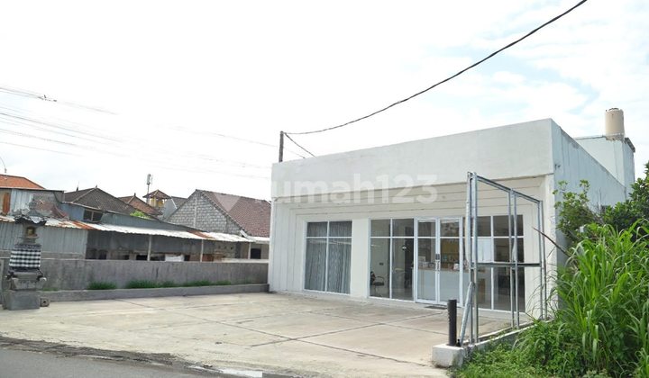Shop House on Jalan Tukad Balian, South Denpasar - Take Over