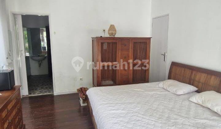 VILLA FULL FURNISHED DENGAN KOLAM RENANG DEKAT PANTAI DI PADONAN