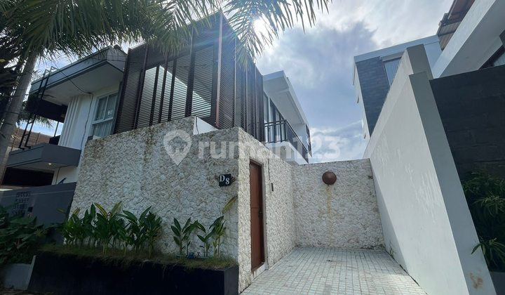 VILLA EKSKLUSIF ONE GATE SYSTEM FURNISHED KOLAM RENANG, NUSA DUA