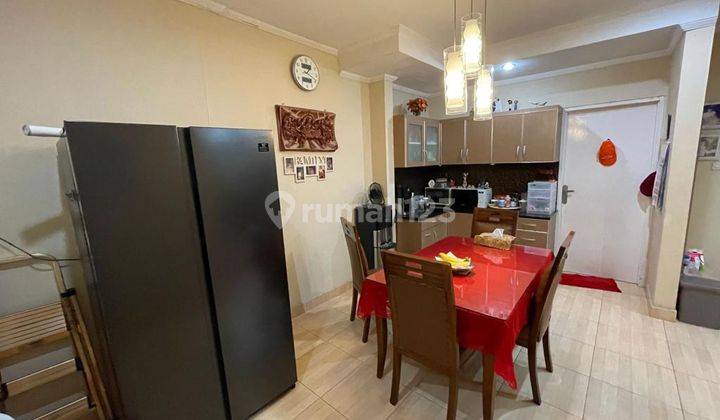 ruang makan  rumah dijual di puri town