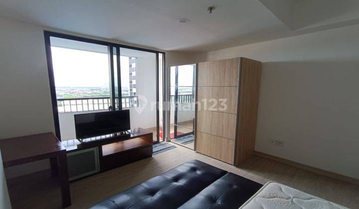 Disewakan Apartemen Collins Boulevard 1 Kamar Tidur Furnished 2