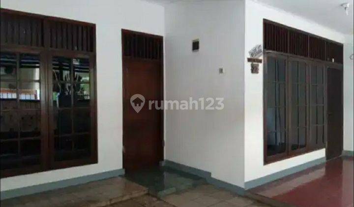 Rumah Tanjung Duren di Sewakan, 2 lantai, Jalan 1 mobil 1