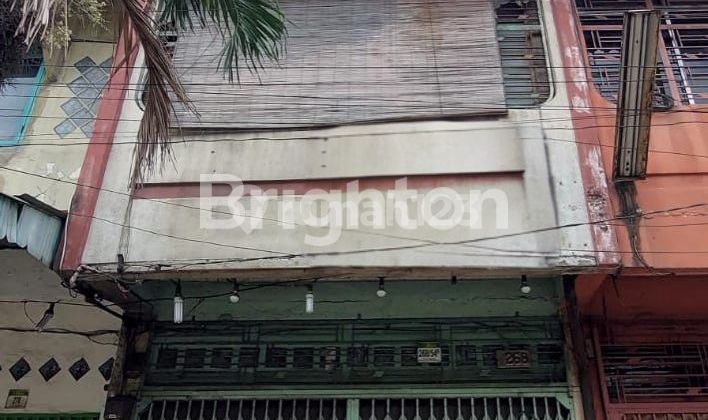 RUMAH 3,5 Lantaj strategis di Medan, Sumatera Utara 1