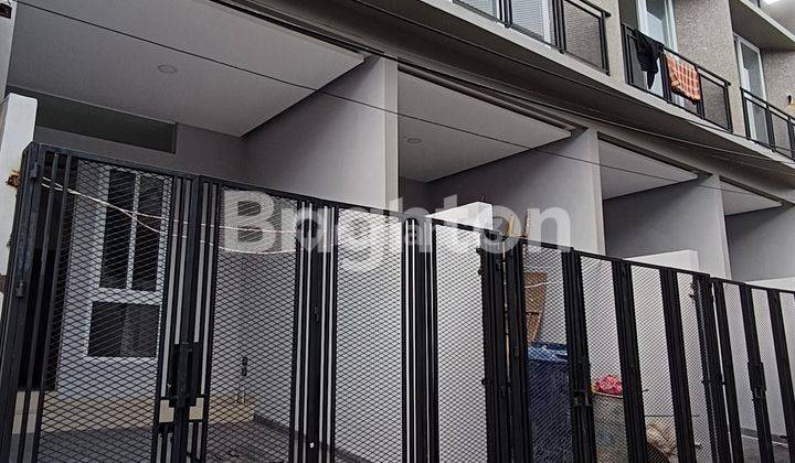 RUMAH MODERN SIAP HUNI DI Duri Kepa, Jakarta Barat 1