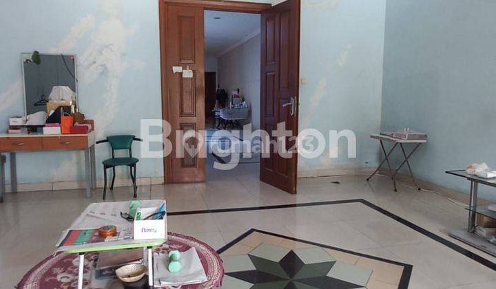 Rumah Greenville Dekat Tanjung Duren, Jakarta Barat, View Taman, Luas 376 m² 2