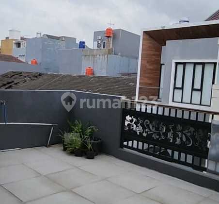 Rumah Bagus Baru Renovasi,2,5lantai Rumah Bagus Baru Renovasi,2,5lantai