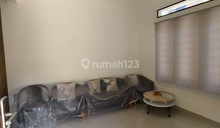 Rumah Hoek Rapi Bagus Full Furnised,kamar 3 Tinggal Bawa Koper 1