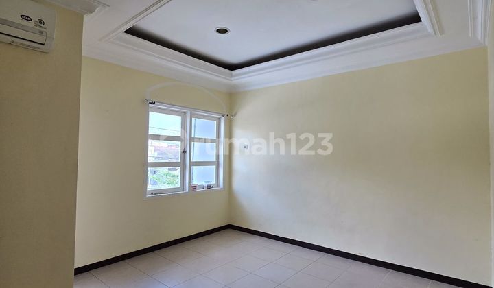 2-Story Ready-to-Occupy House 4+1 Bedrooms Facing South