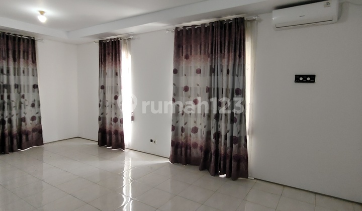 Cool and Serene Neighborhood House, East Facing, 4+1 BR 2