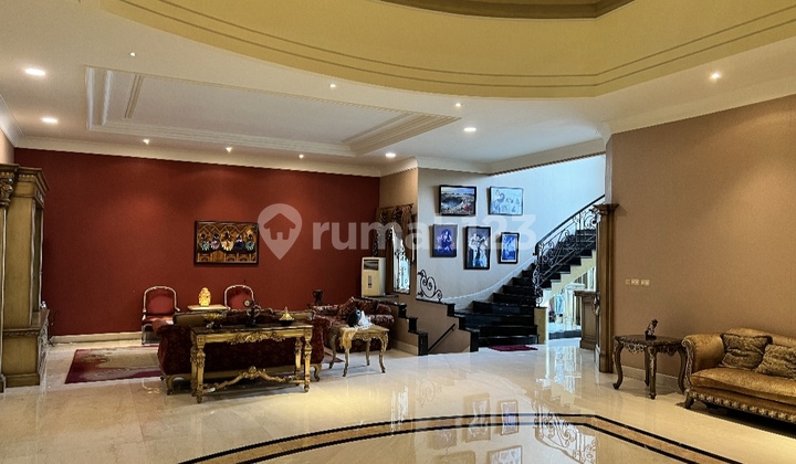 Rumah Mewah Kamar 9 Full Furnished di Bukit Gading Mediterania