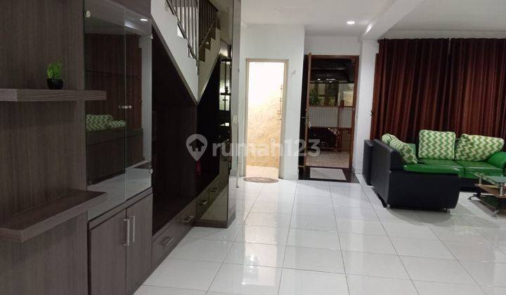 Rumah Cantik,minimalis Full Furnished Siap Huni 3 Lantai 2