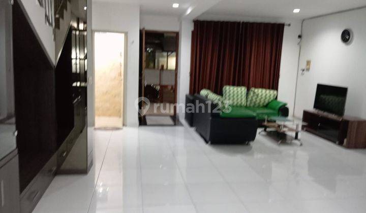 Rumah Cantik,minimalis Full Furnished Siap Huni 3 Lantai 1