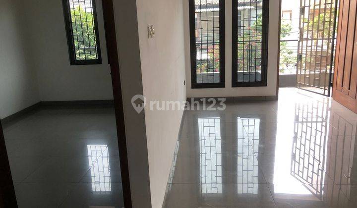 Rumah Siap Huni Kamar 4+1, Ac, Solarhat Di Gading Kirana 1