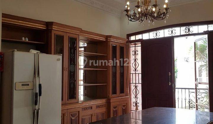 Rumah Mewah, Cantik, Besar 5br, 3 Lantai  1