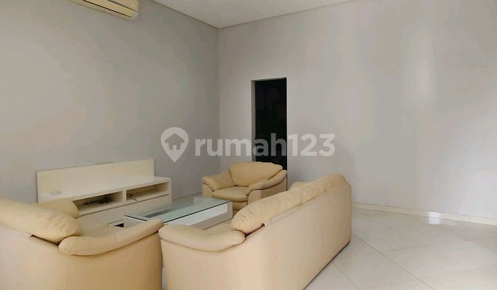Rumah Siap Huni ,Tinggi Dari Jalan,Full Furnished , Hadap Selatan