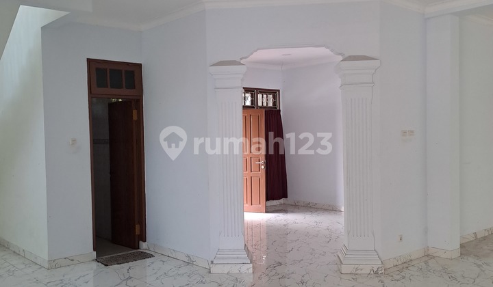 Boarding House with Spacious Room and Ensuite Bathroom in Taman Modern Housing, Cakung, East Jakarta 2