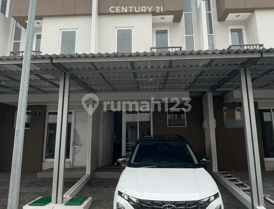 Nice 3-Story House in Winterville Cluster, East Jakarta