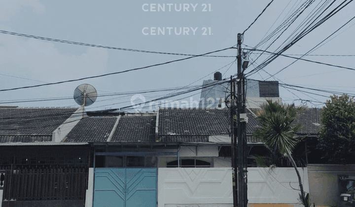 Rumah Strategis Di Taman Kota Jakarta Barat Kondisi Apa Adanya  1
