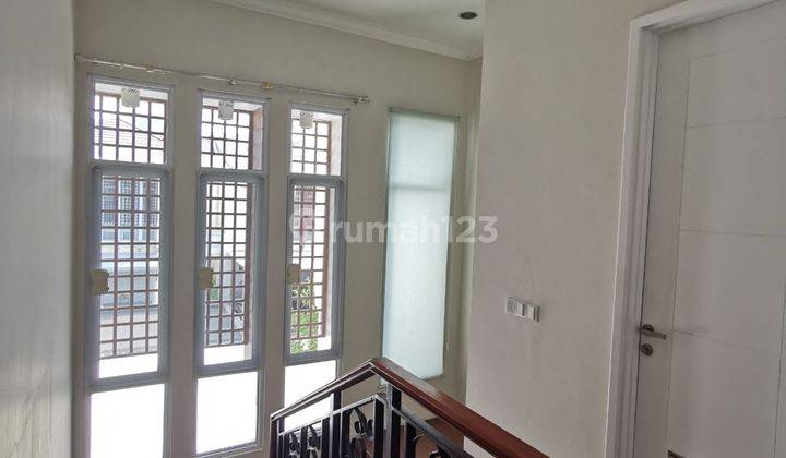 Rumah 2 Lantai Furnished di BSD Green Wich, Tangerang 1