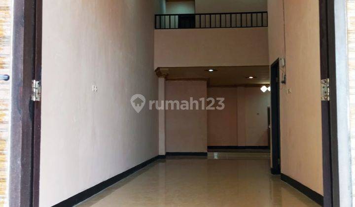 ruang tamu dijual rumah siap huni villa