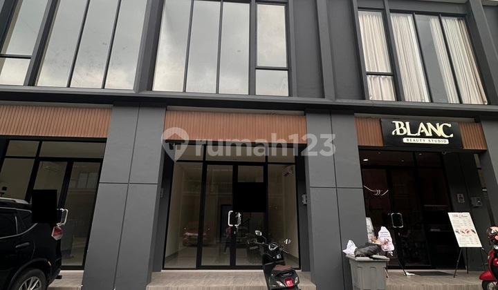 Disewakan Ruko Hampton Siap Pakai 2 Lantai 