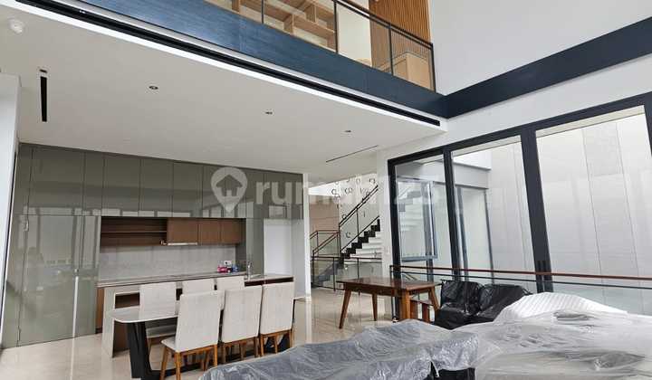 Termurah Rumah Mewah Sudah Renovasi Semi Furnish Lyndon Navapark 2