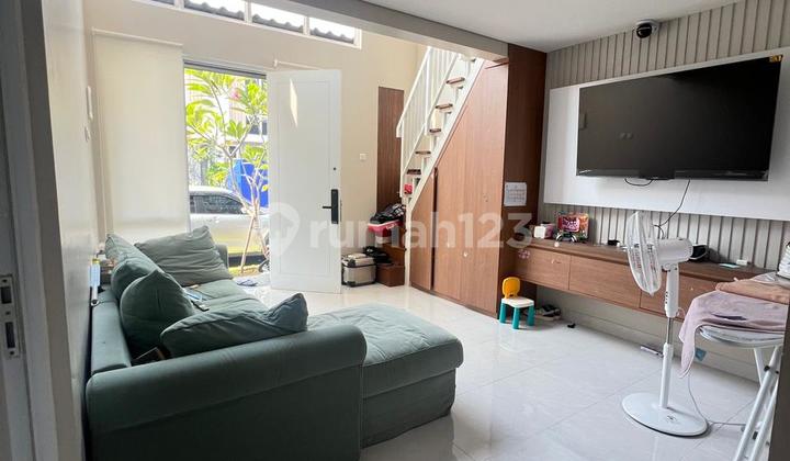 House in Paramount Petal Canna, Renovated and Spacious, For Sale Quickly, Soon House with Certificate in Gading Serpong 2