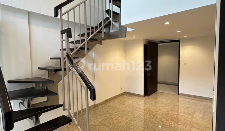 Branz Bsd 2 Lantai Dengan Backyard Aesthetic Hunian Luas di BSD Rumah Bagus