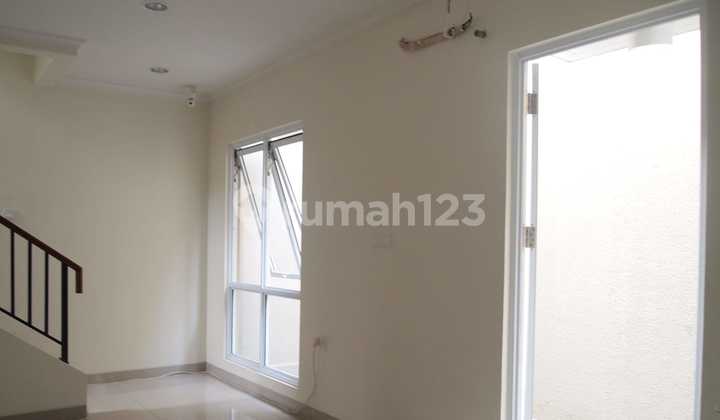 Nice House in Symphonia Rossini Gading Serpong Premium Type 2