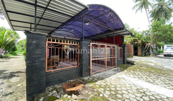 B.u Dijual Cepat Tanah Bonus Rumah Kost 6 Kamar di Selatan Pasar Tempel Sleman 1