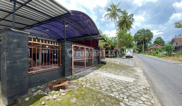 B.u Dijual Rumah Kost 6 Kamar Hitung Tanah Saja di Selatan Pasar Tempel Sleman 1