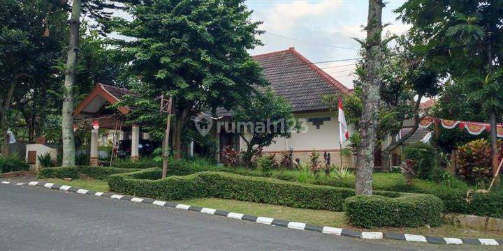 Rumah Bagus di Lingkungan Nyaman Asri Kompleks Taman Sari Bukit 2