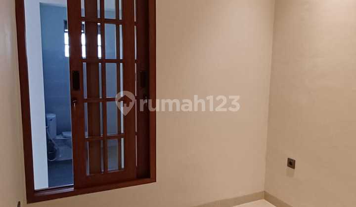 [06] Rumah Disewakan Ditaman Holis Indah 2