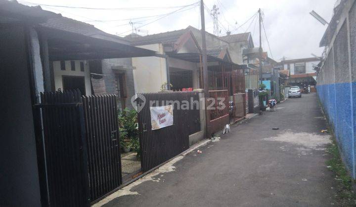 Dijual Rumah  Bangunan 1setengah Lantai 2