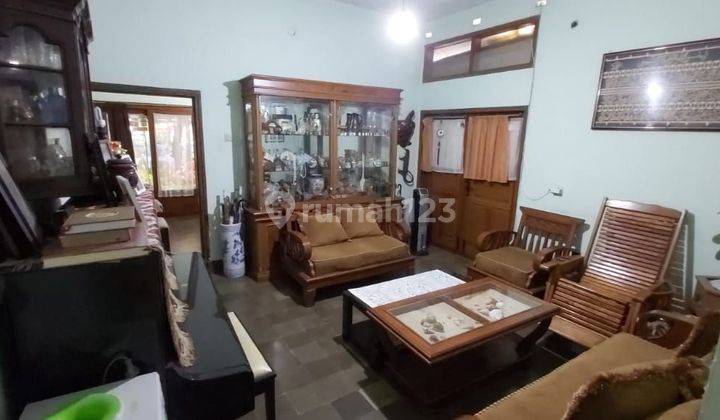 Dijual Cepat/ Sewa.   Rumah Tua.  Dipadi Ukur Sayap Dago. Kota Bandung 2