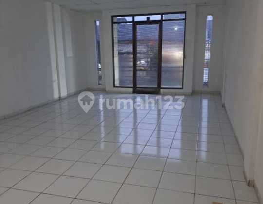 For Rent: Strategic 3-Story Shop House in Mekar Wangi Complex, Bandung For Rent: Strategic 3-Story Shop House in Mekar Wangi Complex, Bandung