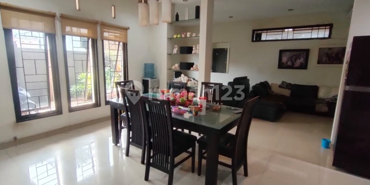 [03]2-Story House for Sale on Nawawi Sudirman Street, Bandung City
