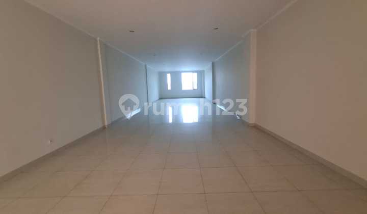 [26] For Rent: 3-Storey Shop House in a Strategic Location on Jln Otto Iskandar Dinata, Bandung City 2