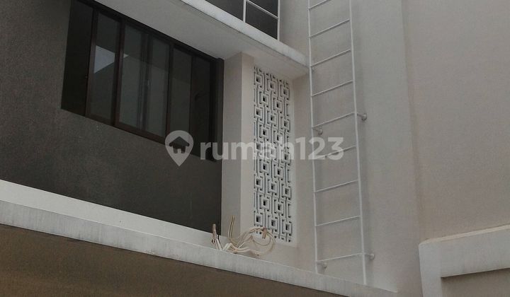 [09] For Sale Btari Summarecon House 2
