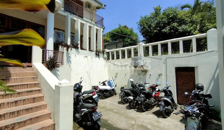 (63)Dijual Rumah 3 Lantai Area Setrasari 1