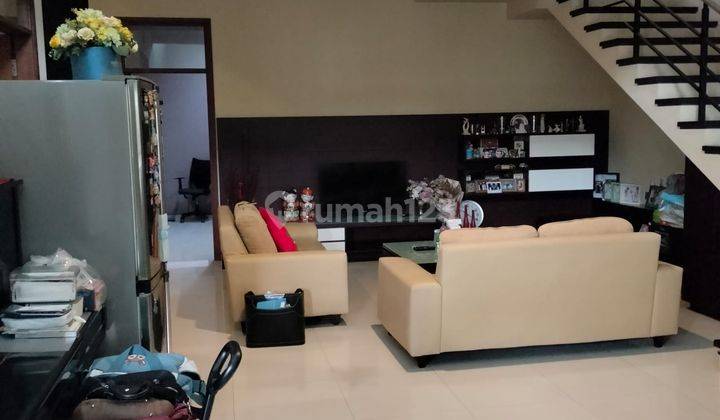 Dijual Rumah 3lt(semi Furnished) Di Buana Indah/kopo 2