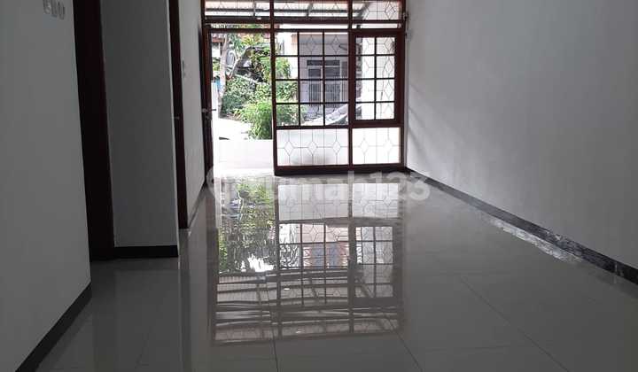 [26] Dijual Rumah 2 Lantai [Sdh Renovasi] Dikomplek Taman Kopo Indah 2 Patung Kuda Bandung