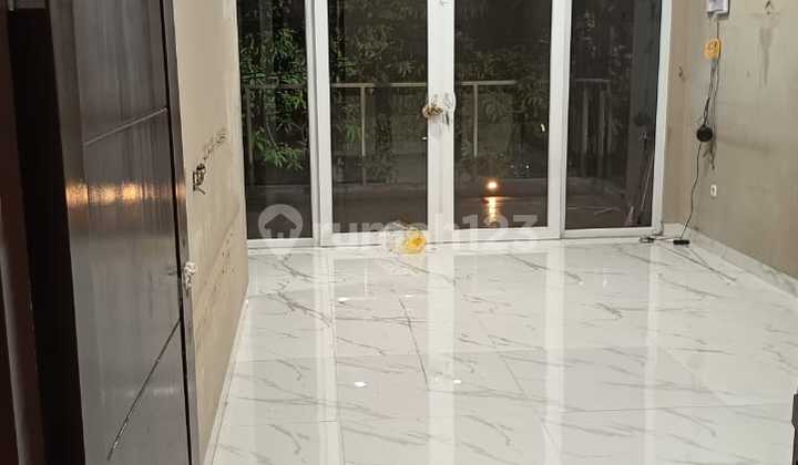 Dijual Rumah di Taman Surya5 Siaphuni Dijual Rumah di Taman Surya5 Siaphuni